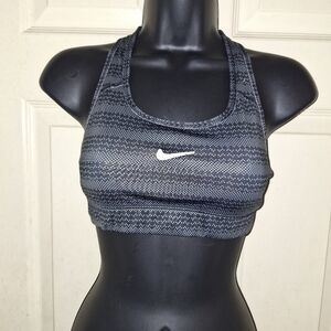 Nike sports bra size small